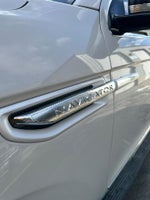 2019 Navigator Thumbnail 9