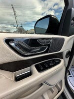 2019 Navigator Thumbnail 12