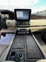 2019 Navigator Thumbnail 16