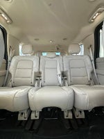 2019 Navigator Thumbnail 36