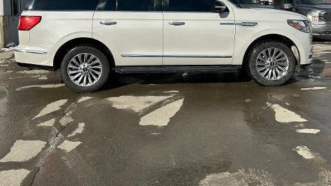 2019 Lincoln Navigator Base