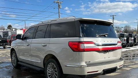 2019 Lincoln Navigator Base