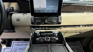 2019 Lincoln Navigator Base