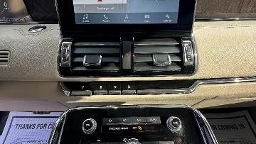 2019 Lincoln Navigator Base