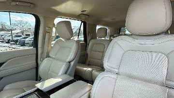 2019 Lincoln Navigator Base