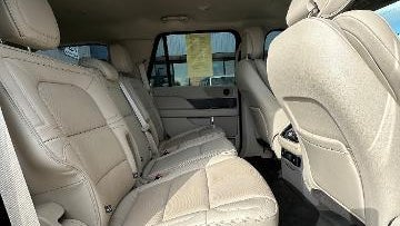 2019 Lincoln Navigator Base