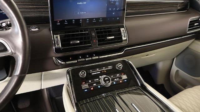 2023 Lincoln Navigator Black Label