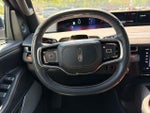 2025 Navigator Thumbnail 17