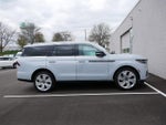 2025 Navigator Thumbnail 3