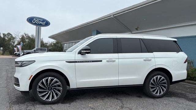 Preowned 2025 Lincoln Navigator Black Label for Sale