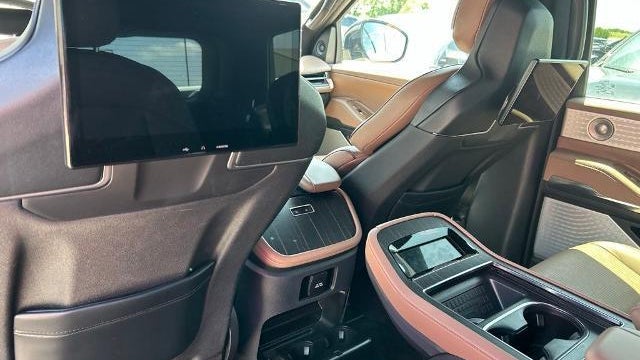 2025 Lincoln Navigator Black Label