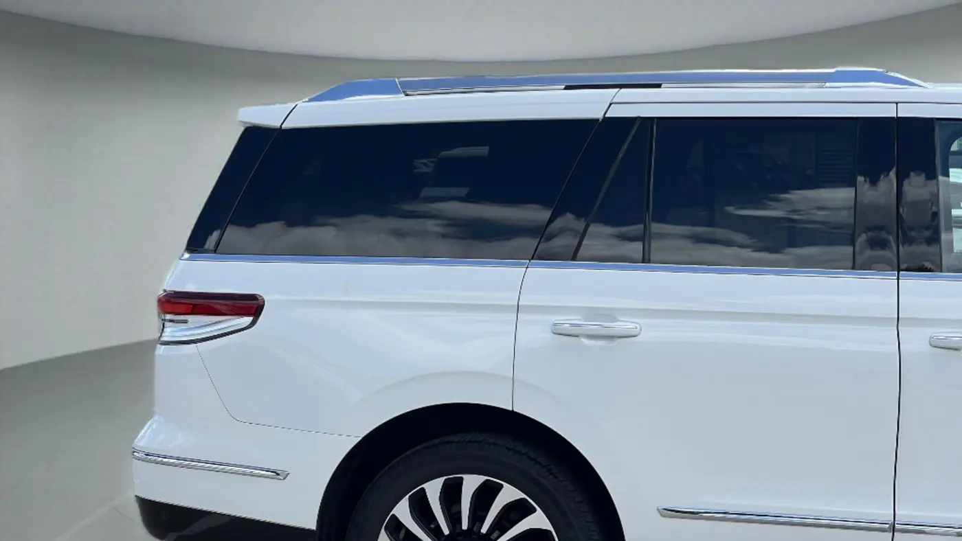 2023 Lincoln Navigator Black Label