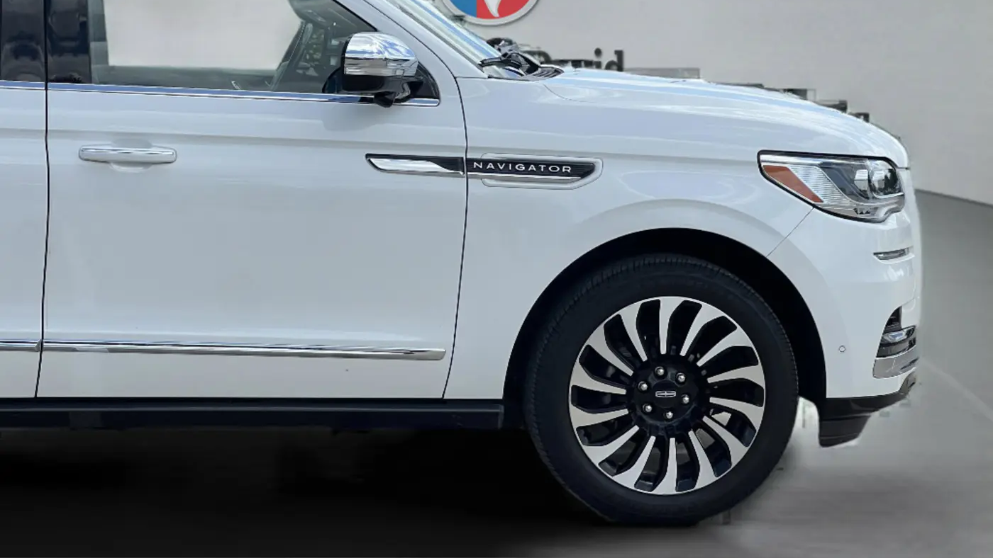 2023 Lincoln Navigator Black Label