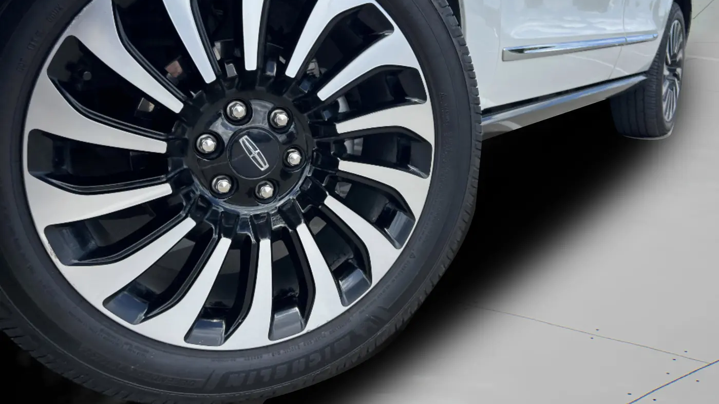 2023 Lincoln Navigator Black Label