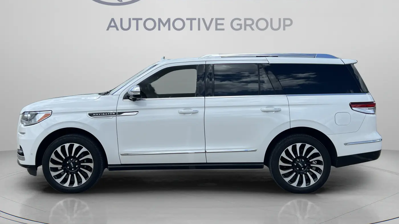 2023 Lincoln Navigator Black Label
