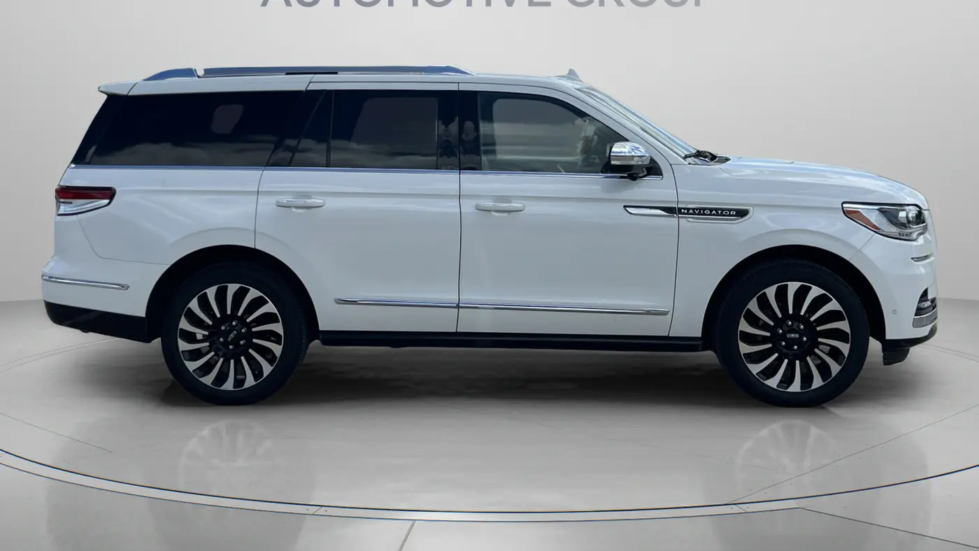 2023 Lincoln Navigator Black Label