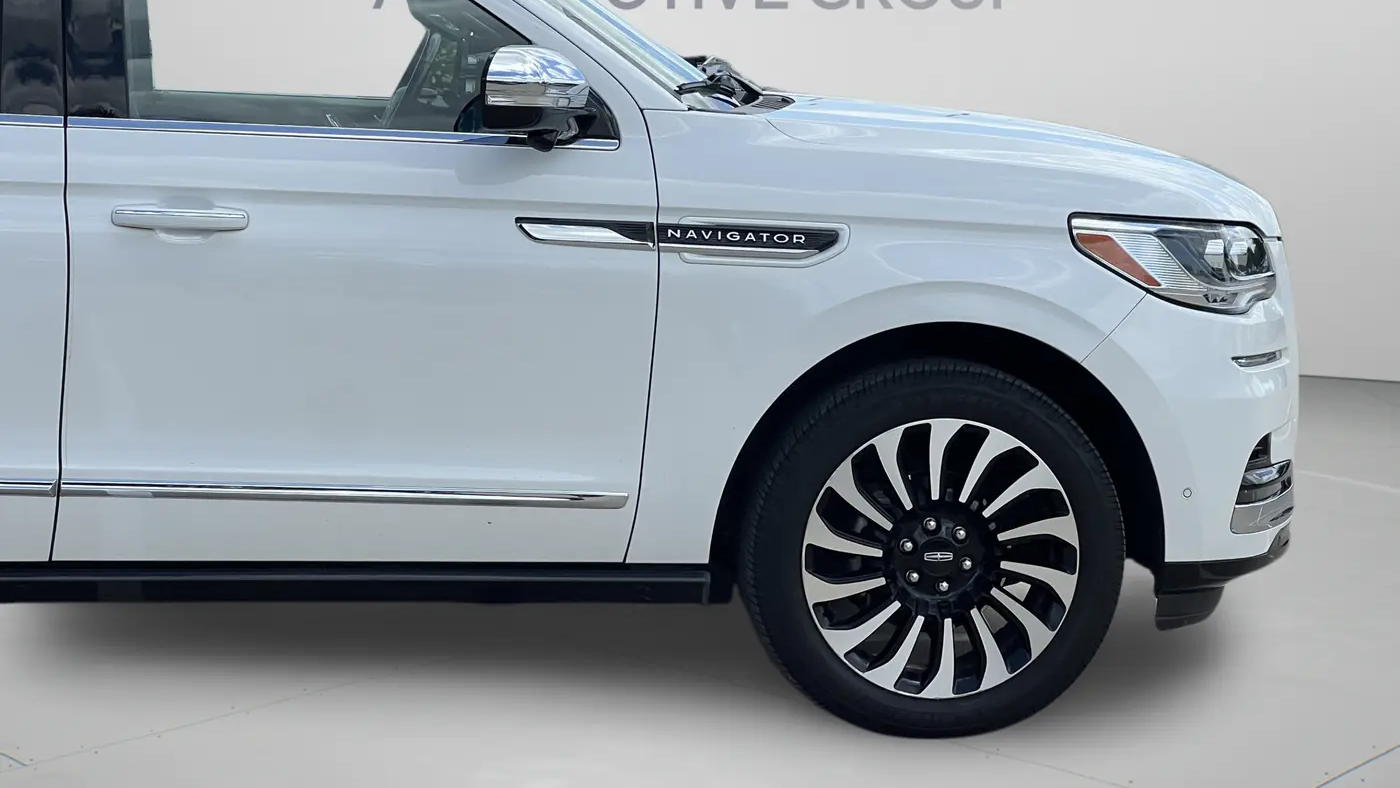 2023 Lincoln Navigator Black Label