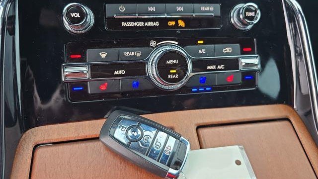 2024 Lincoln Navigator Black Label