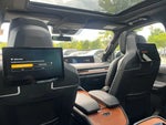 2025 Navigator Thumbnail 17