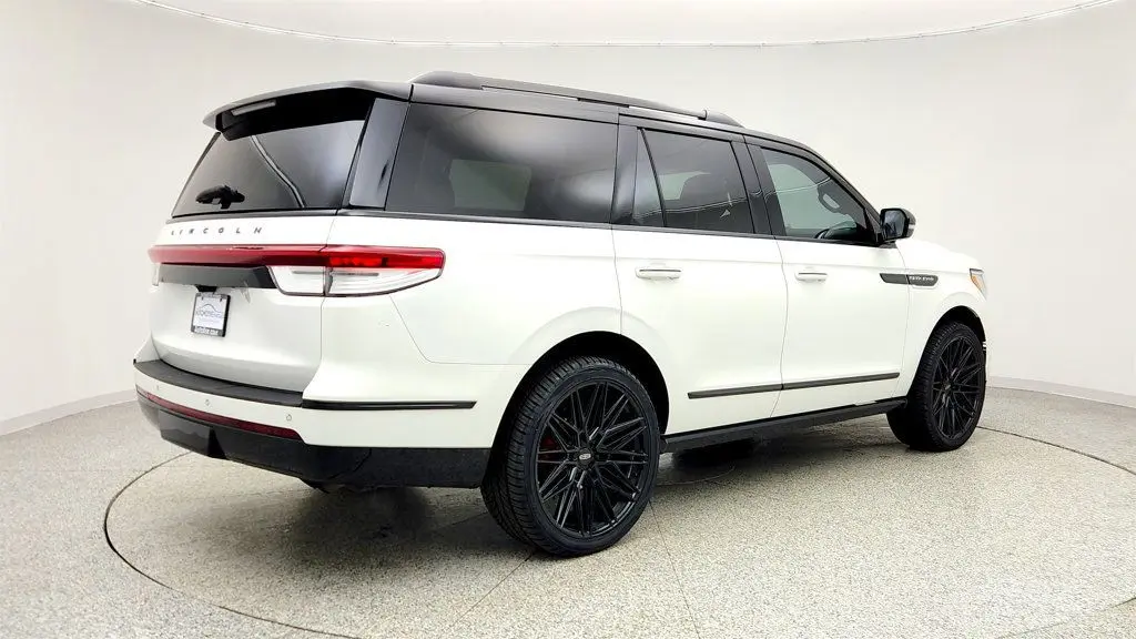 2024 Lincoln Navigator Black Label
