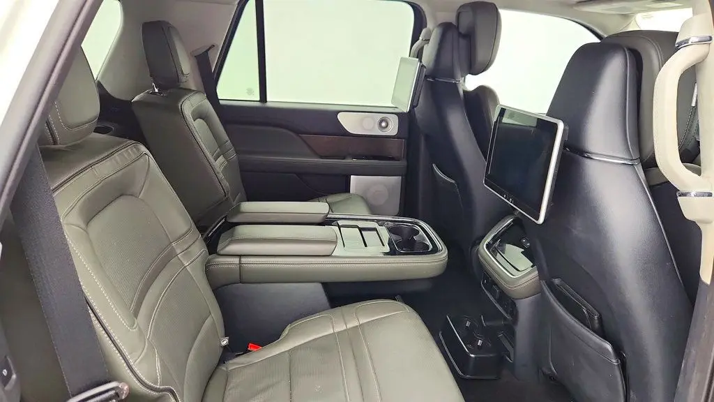 2024 Lincoln Navigator Black Label