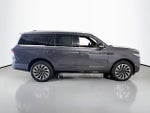 2025 Navigator Thumbnail 8