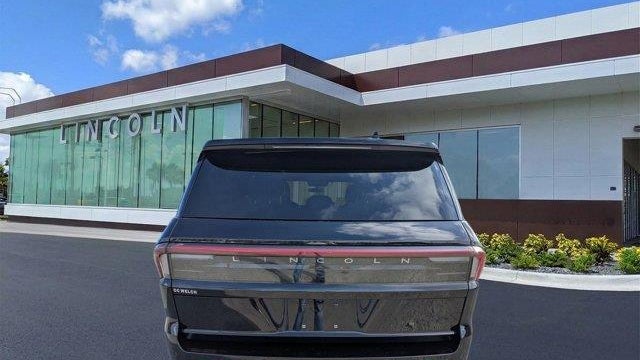 2025 Lincoln Navigator Black Label