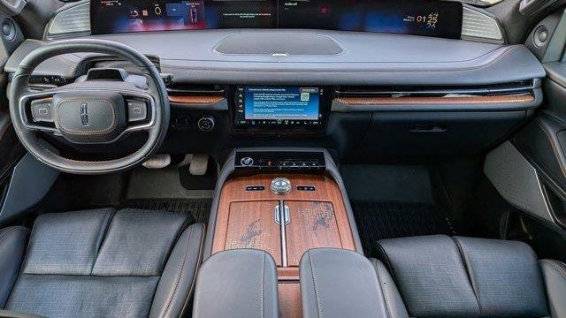 2025 Lincoln Navigator Black Label