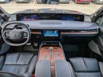 2025 Navigator Thumbnail 17