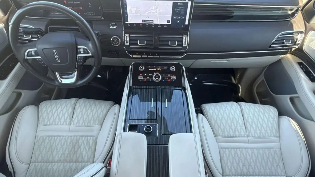 2023 Lincoln Navigator Black Label
