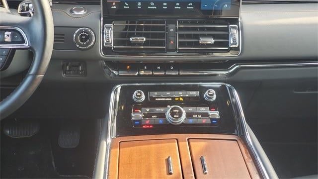 2024 Lincoln Navigator Black Label