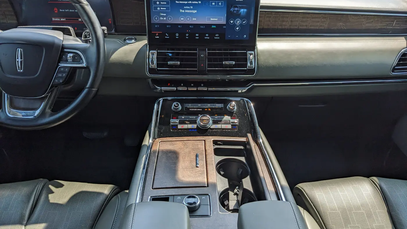 2024 Lincoln Navigator Black Label