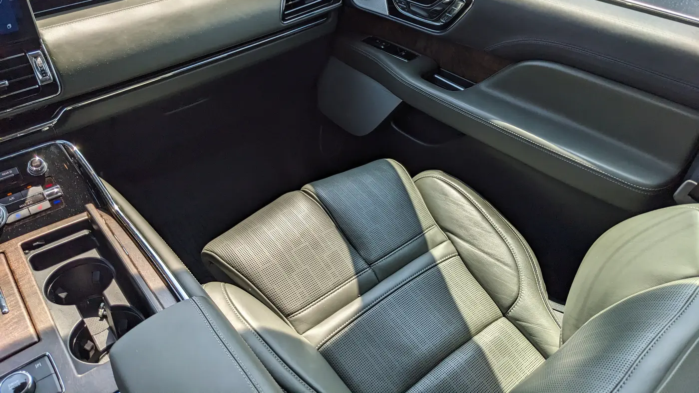 2024 Lincoln Navigator Black Label