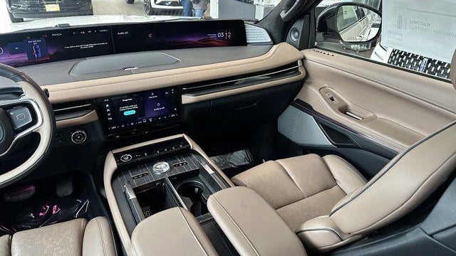 2025 Lincoln Navigator Black Label