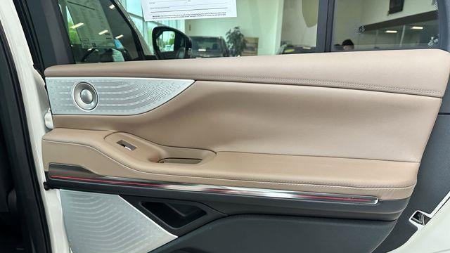 2025 Lincoln Navigator Black Label