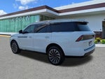 2025 Navigator Thumbnail 6