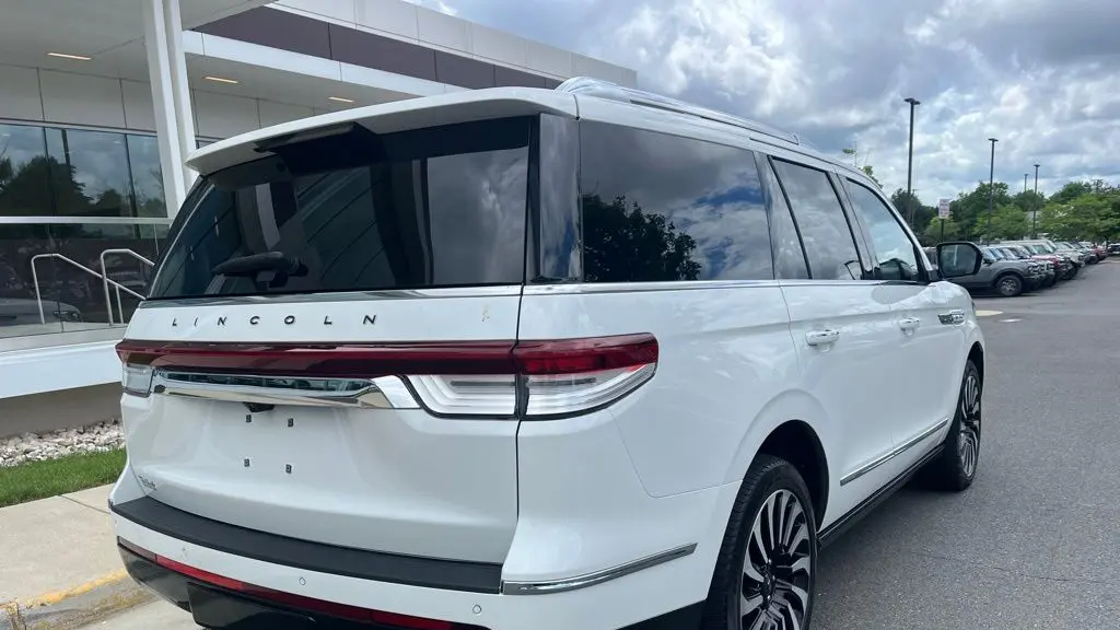 2023 Lincoln Navigator Black Label