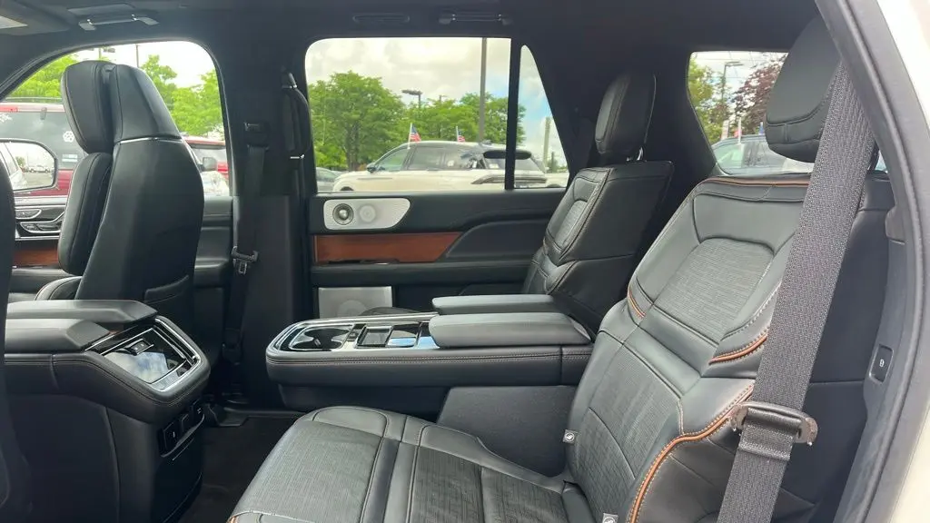 2023 Lincoln Navigator Black Label