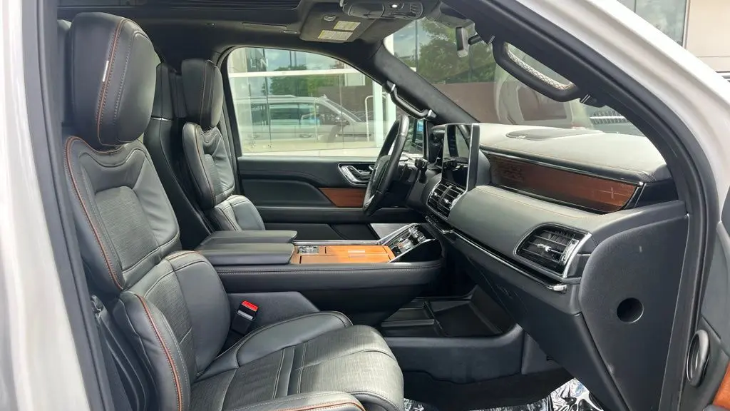 2023 Lincoln Navigator Black Label