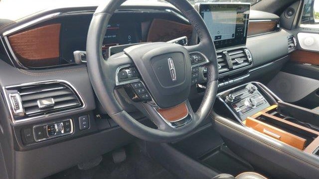 2024 Lincoln Navigator Black Label
