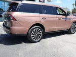 2025 Navigator Thumbnail 7