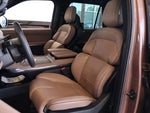2025 Navigator Thumbnail 14