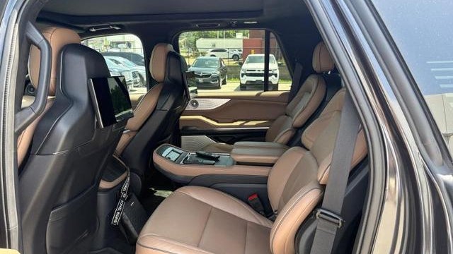 2025 Lincoln Navigator Black Label