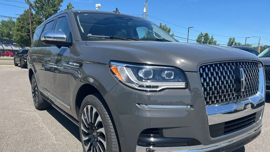 2023 Lincoln Navigator Black Label