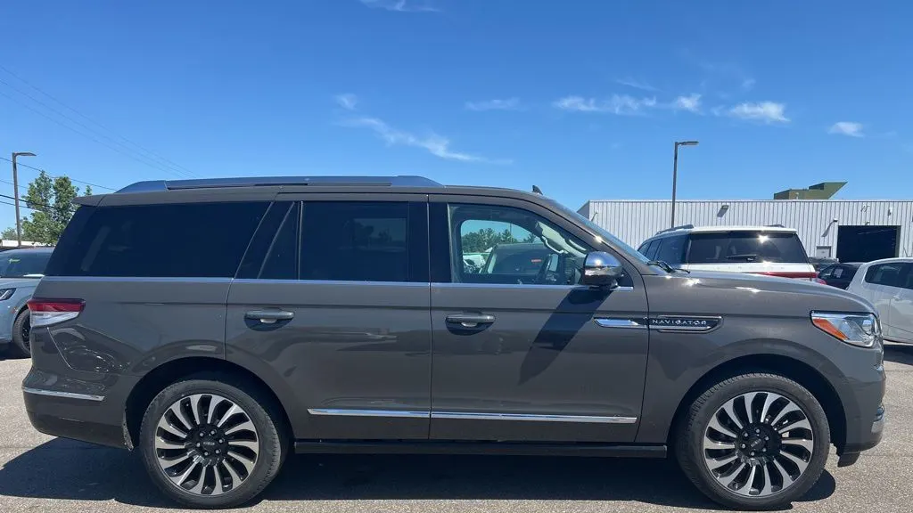 2023 Lincoln Navigator Black Label