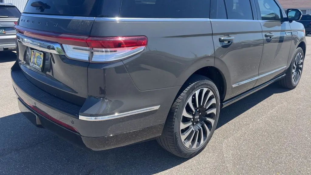 2023 Lincoln Navigator Black Label