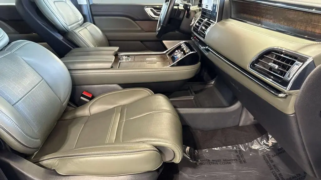 2023 Lincoln Navigator Black Label