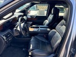 2023 Navigator Thumbnail 7