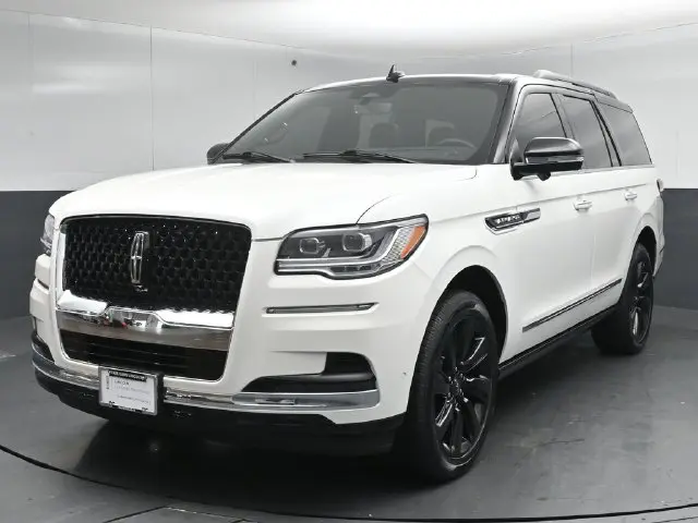 2023 Lincoln Navigator - $65,999