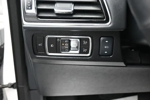 2023 Lincoln Navigator - $65,999